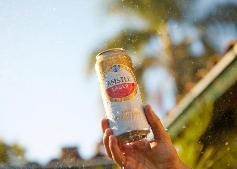Amstel presenta una nueva cerveza para refrescar a todos y todas