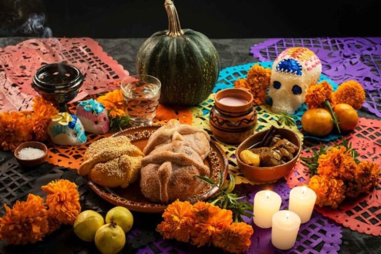 Los mexicanos y el Día de Muertos: de la celebración tradicional al duelo en pandemia