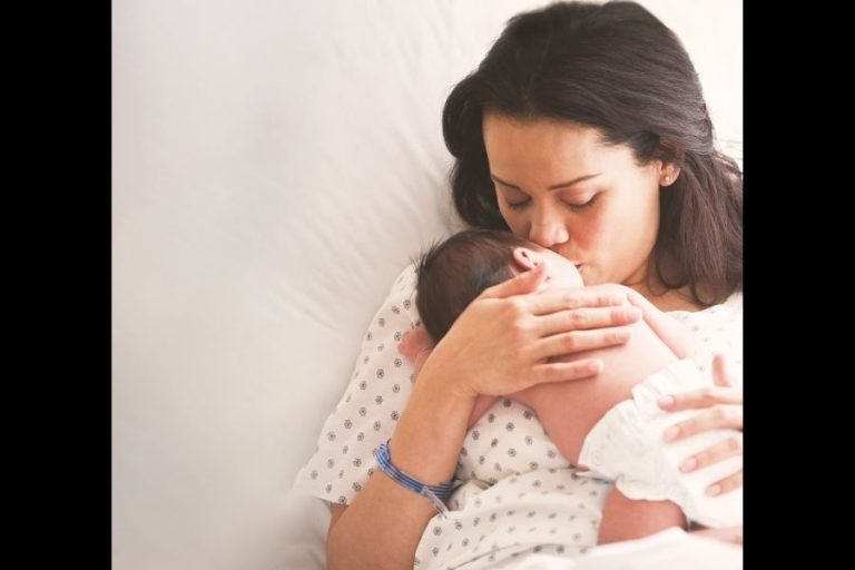 Kimberly-Clark y UNICEF demuestran la importancia del contacto piel a piel para bebés prematuros