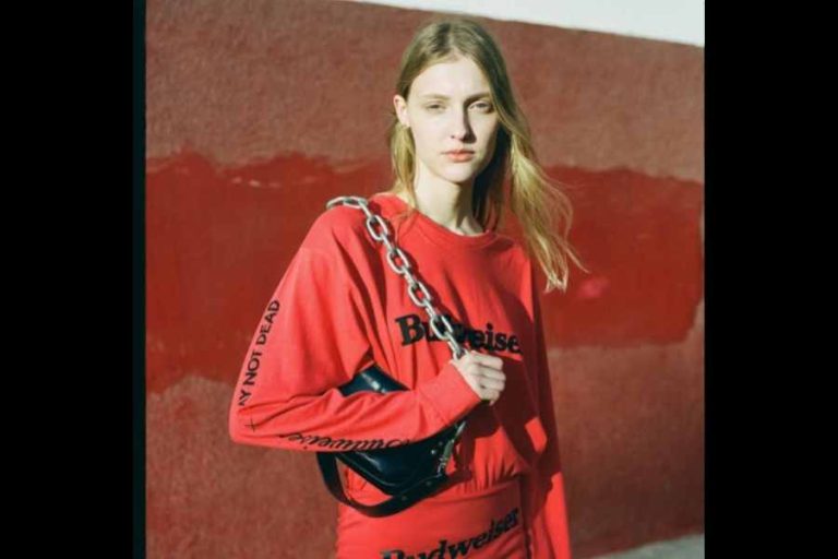 Budweiser Argentina lanza una colección de moda urbana junto a AY NOT DEAD