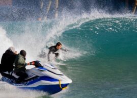 En la cresta de la ola: Corona celebró la llegada de Lucca Mesinas a la elite mundial del surf