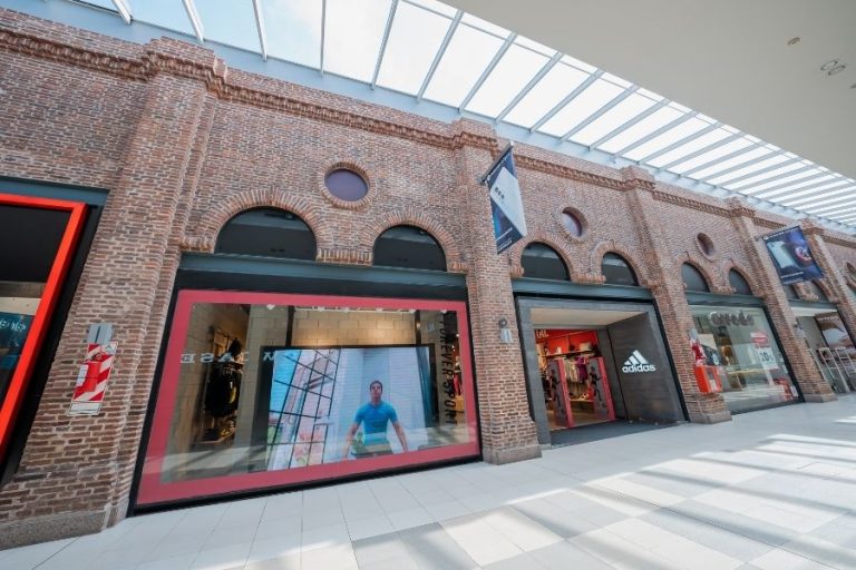 Adidas Argentina reabre su local en el shopping Alto Rosario
