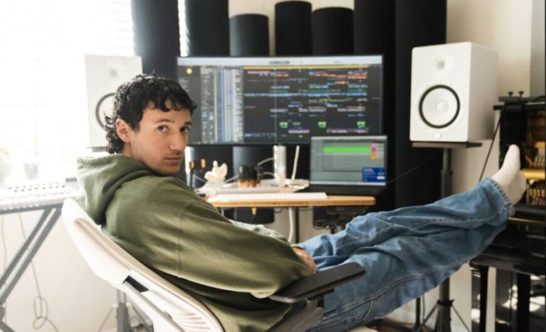 LG se asocia con el multipremiado cantautor Jeremy Zucker