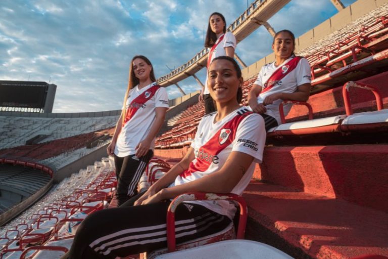 Argentina: Kotex, un nuevo jugador en el equipo de fútbol femenino de River Plate