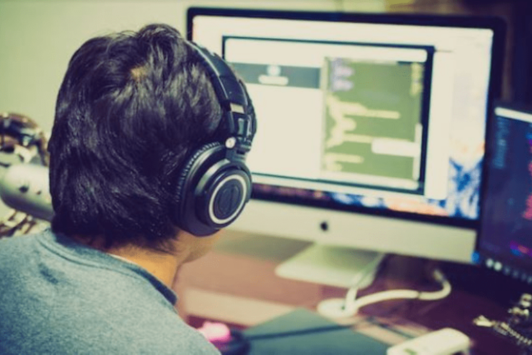 ¿Cuáles son las profesiones relacionadas con el sector gaming?