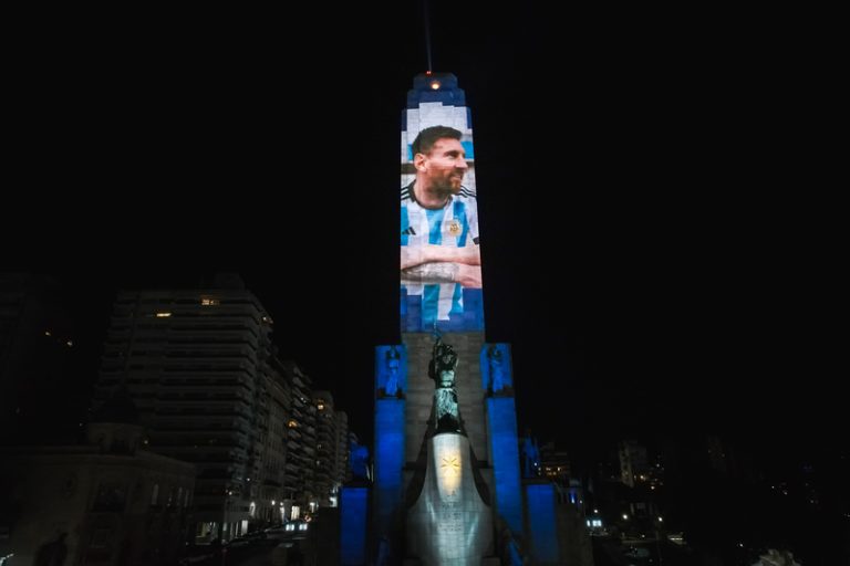 El homenaje de Adidas a Messi en su tierra natal, Rosario