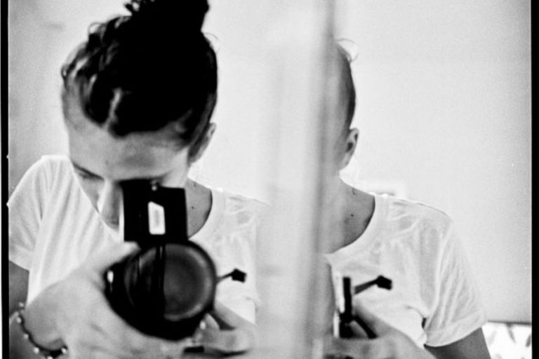 La directora argentina Caro Patlis se incorpora al roster de Casta Diva