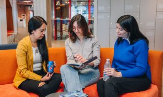 Argentina: Cervecería y Maltería Quilmes ofrece 1500 becas para que mujeres se capaciten en tecnología