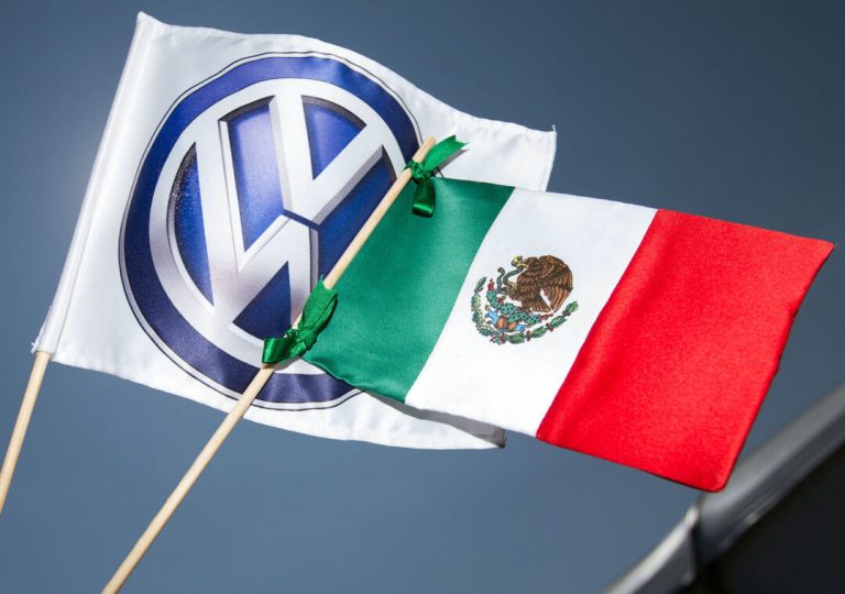 Volkswagen de México celebra 56 años de historia en Puebla
