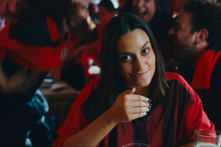 Netflix y Media.Monks apelan a la viveza criolla como estrategia para sobrevivir a una invasión