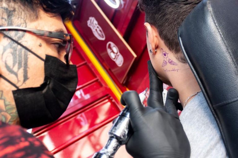 Tatuajes originarios: el homenaje de Cerveza Victoria a las lenguas nativas de México