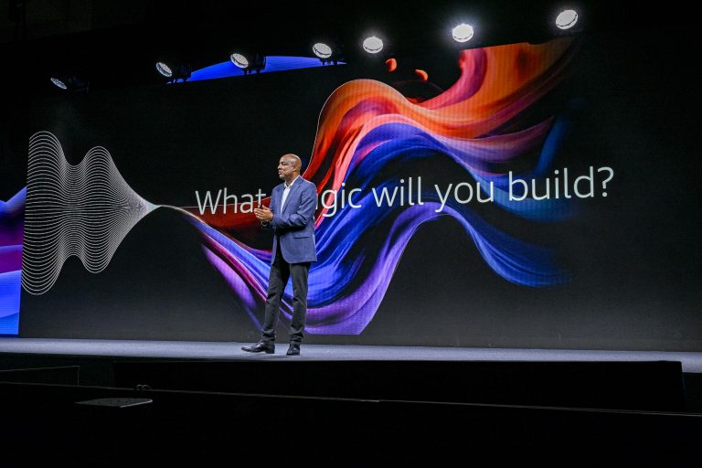 AWS anuncia iniciativa de impacto de Inteligencia Artificial Generativa para organizaciones del sector público