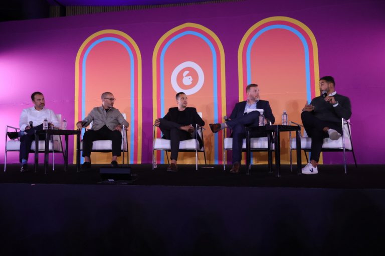 Reinventarse o morir: el destino de las agencias de medios en la era digital