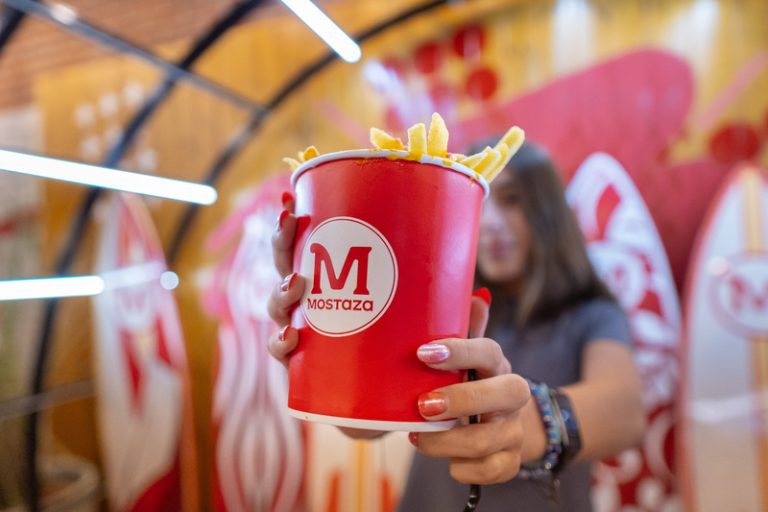 Mostaza vuelve a Pinamar con su icónico Mostaza Truck