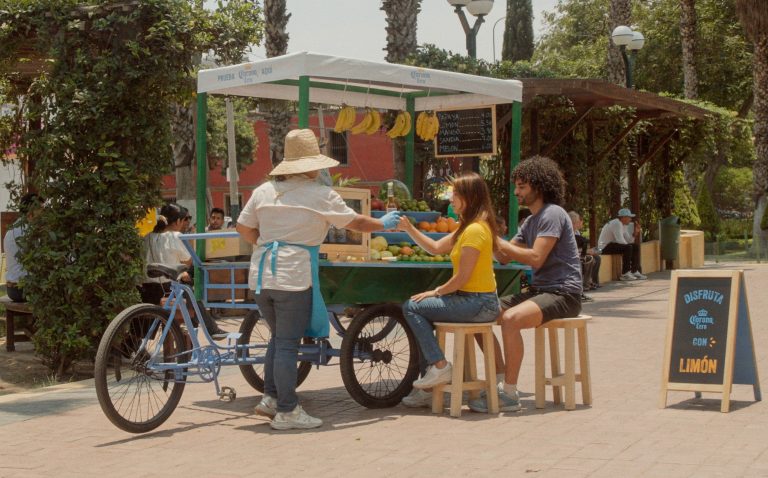 Corona Cero y los fruteros de Lima se unen para ofrecer una experiencia única