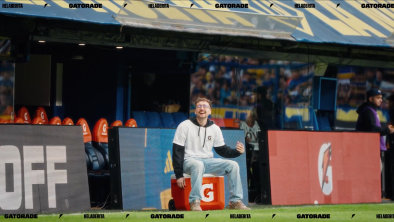Gatorade premió la pasión por Boca con el mejor lugar de la cancha: su heladerita