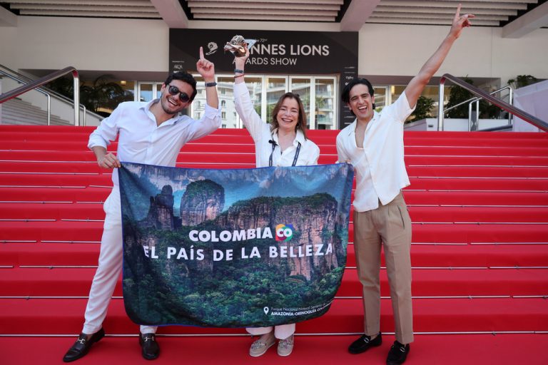 Agencia Quiroga celebra los leones de ProColombia en Cannes Lions