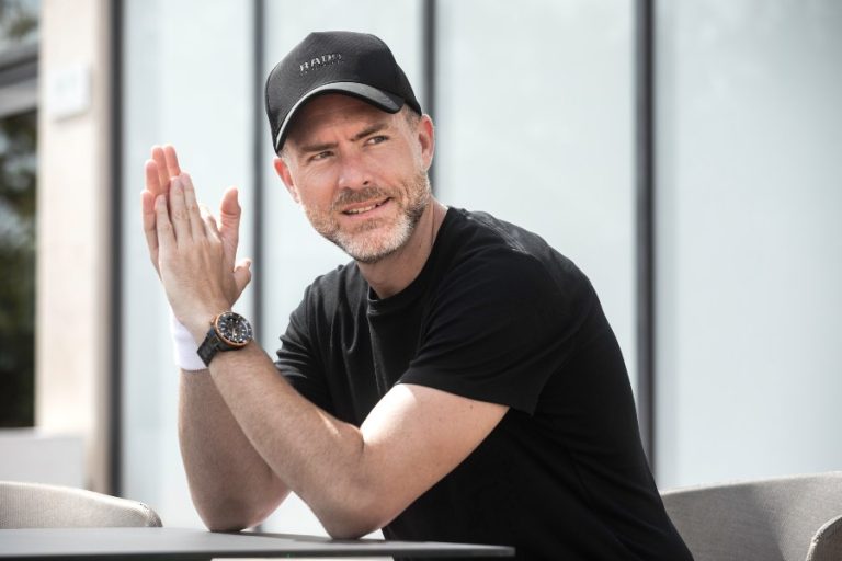 Rado presenta al actor mexicano Erik Hayser como nuevo Friend of the Brand