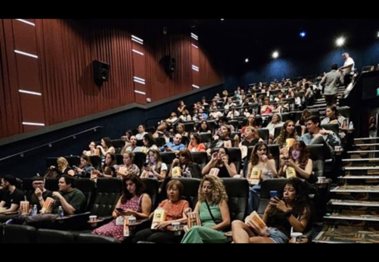 FilmSuez organizó una función especial para disfrutar del cine en familia