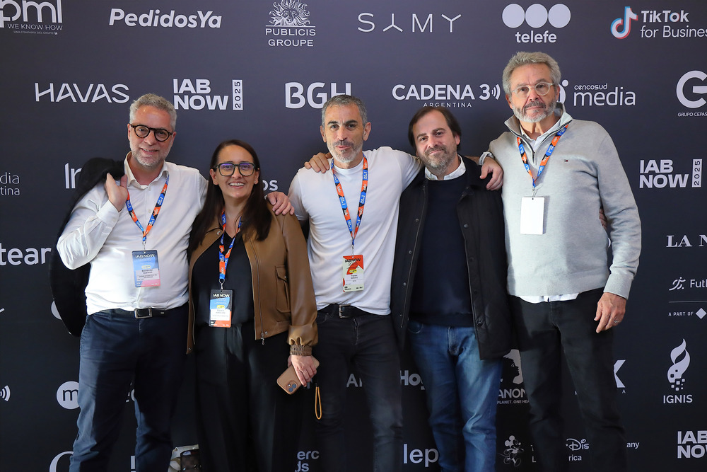 http://Retratos%20Grupales%20IAB%20NOW%202025