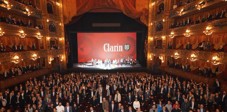Clarín celebró sus 80 años con una gala en el Teatro Colón y un foro en el MALBA