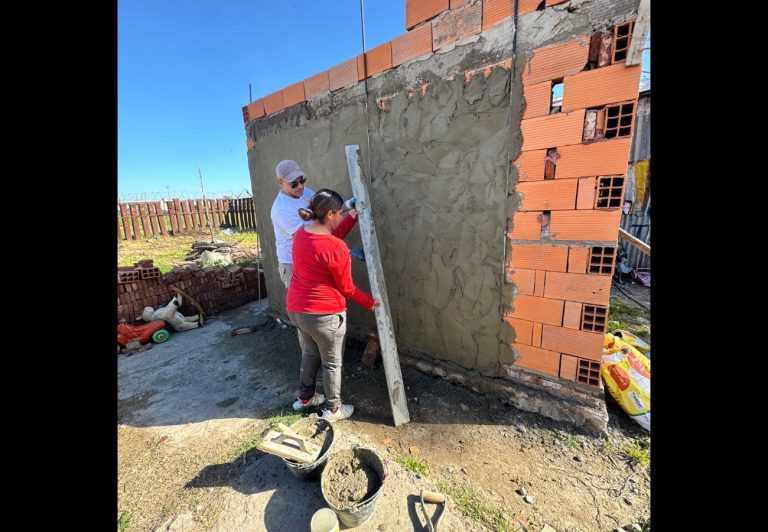Saint-Gobain Argentina y Hábitat para la Humanidad Argentina transforman viviendas afectadas en Bahía Blanca