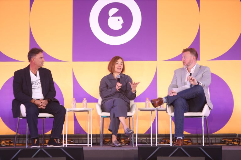 Mensajes relevantes, experiencias híbridas y conexión emocional: la fórmula de Coca-Cola para la Copa Mundial de Fútbol 2026