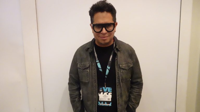 Mike Arciniega de Archer Troy: “El verdadero poder de la gráfica es cuando sale del papel y toca la vida real”