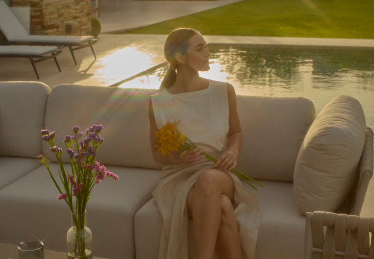 Hoopla gana la cuenta de Divanlito y lanza “Pure Summer”, su primera campaña para la marca