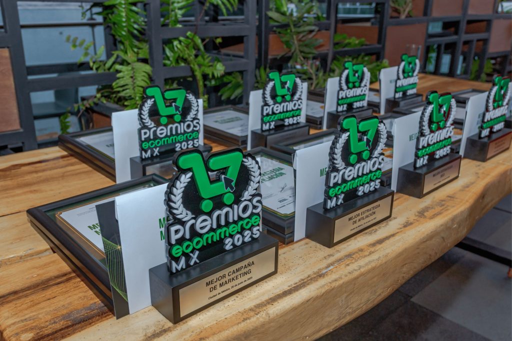 http://Imagen1_El%20ecosistema%20eCommerce%20en%20México%20reconoce%20a%20sus%20líderes%20abren%20inscripciones%20a%20los%20Premios%20eCommerce%20MX%202026_