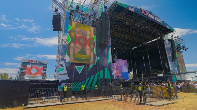 Dos Equis convirtió un escenario de CDMX en una misteriosa instalación artística