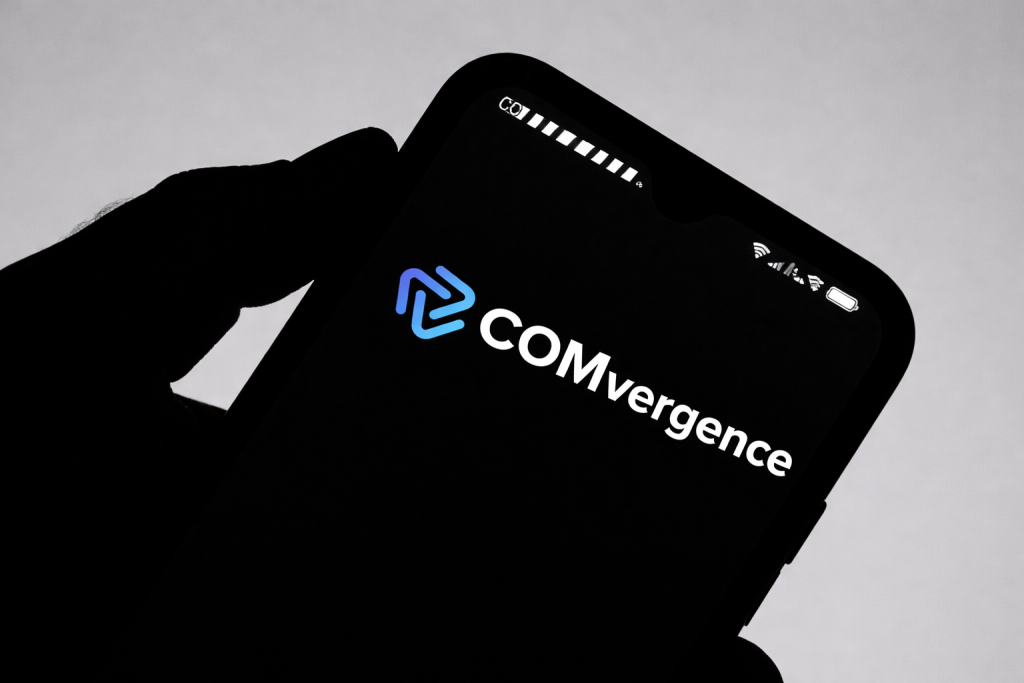 http://Logo%20de%20COMvergence%20en%20teléfono