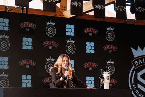 Baileys celebra el poder de las conversaciones con el nuevo “Club de Señoras”