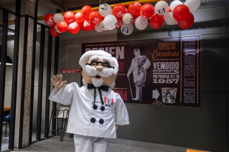 KFC celebra al Coronel con una nueva acción a beneficio de Banco de Alimentos de Buenos Aires